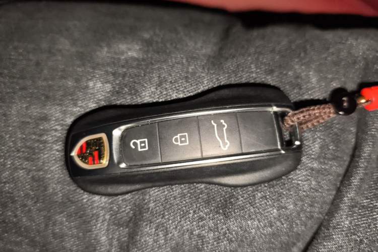 Used Porsche Cayenne E-Hybrid 2022 Cayenne E-Hybrid 2.0T Platinum Edition Vehicle Key