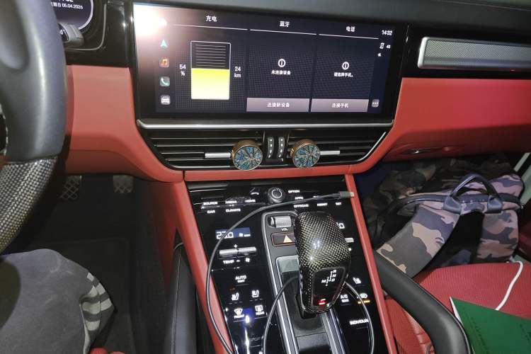 Used Porsche Cayenne E-Hybrid 2022 Cayenne E-Hybrid 2.0T Platinum Edition Audio And AC Panel