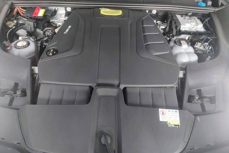 Used Porsche Cayenne E-Hybrid 2022 Cayenne E-Hybrid 2.0T Platinum Edition Engine Bay