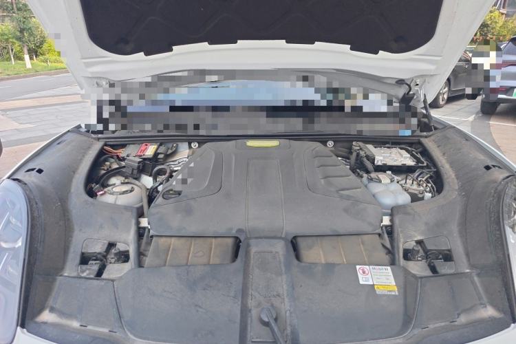 Used Porsche Cayenne E-Hybrid 2022 Cayenne E-Hybrid 2.0T Platinum Edition Engine Bay