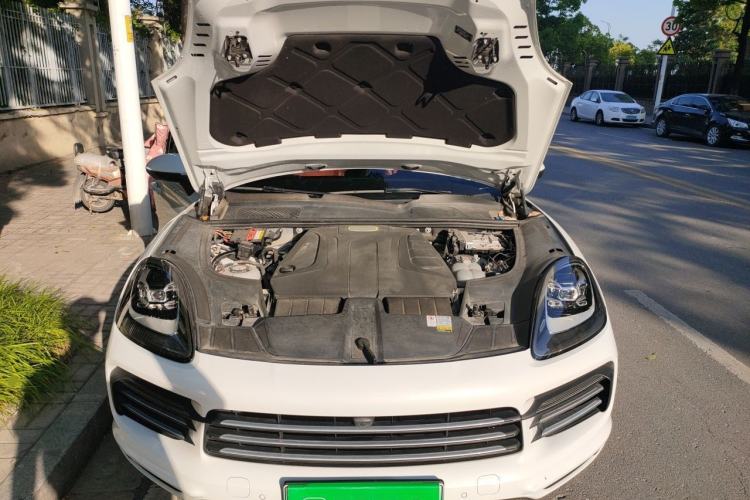 Used Porsche Cayenne E-Hybrid 2022 Cayenne E-Hybrid 2.0T Platinum Edition Engine Bay