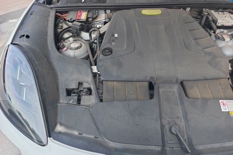 Used Porsche Cayenne E-Hybrid 2022 Cayenne E-Hybrid 2.0T Platinum Edition Engine Bay Right
