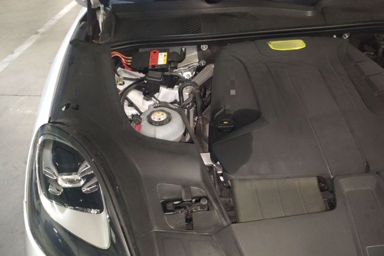 Used Porsche Cayenne E-Hybrid 2022 Cayenne E-Hybrid 2.0T Platinum Edition Engine Bay Right