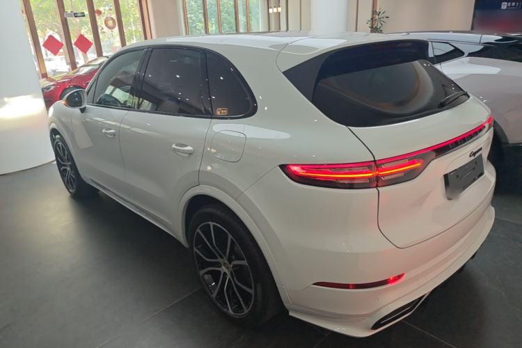 Used Porsche Cayenne E-Hybrid 2022 Cayenne E-Hybrid 2.0T Platinum Edition Exterior 2
