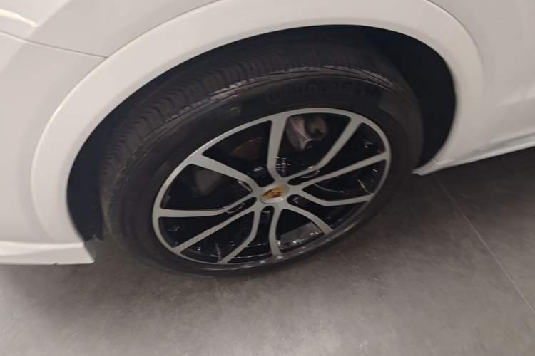 Used Porsche Cayenne E-Hybrid 2022 Cayenne E-Hybrid 2.0T Platinum Edition Exterior 4