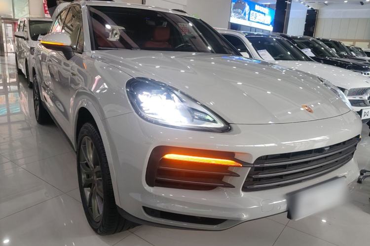 Used Porsche Cayenne E-Hybrid 2022 Cayenne E-Hybrid 2.0T Platinum Edition Front Right 45 Deg