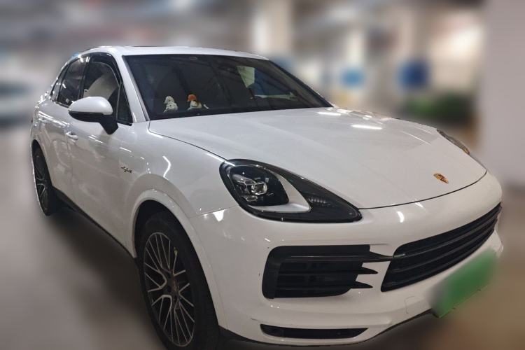 Used Porsche Cayenne E-Hybrid 2022 Cayenne E-Hybrid 2.0T Platinum Edition Front Right 45 Deg