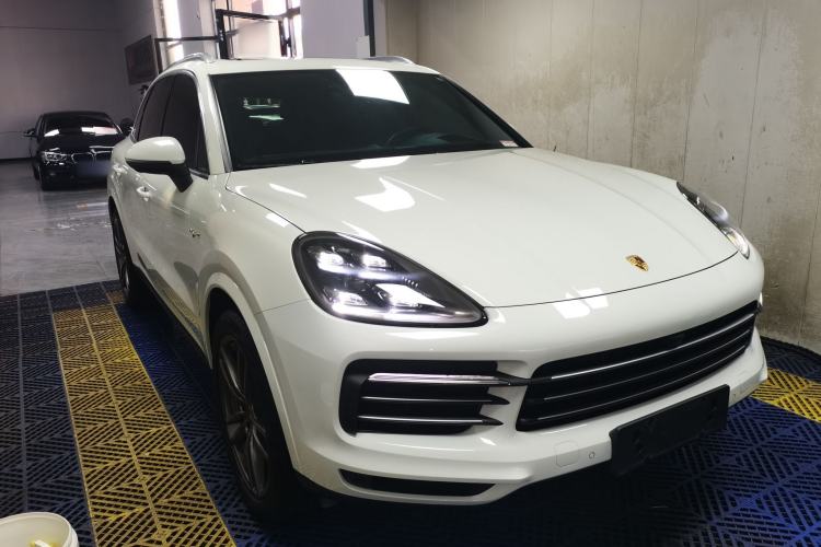 Used Porsche Cayenne E-Hybrid 2022 Cayenne E-Hybrid 2.0T Platinum Edition Front Right 45 Deg