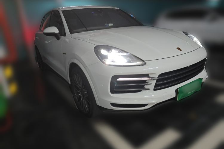 Used Porsche Cayenne E-Hybrid 2022 Cayenne E-Hybrid 2.0T Platinum Edition Front Right 45 Deg