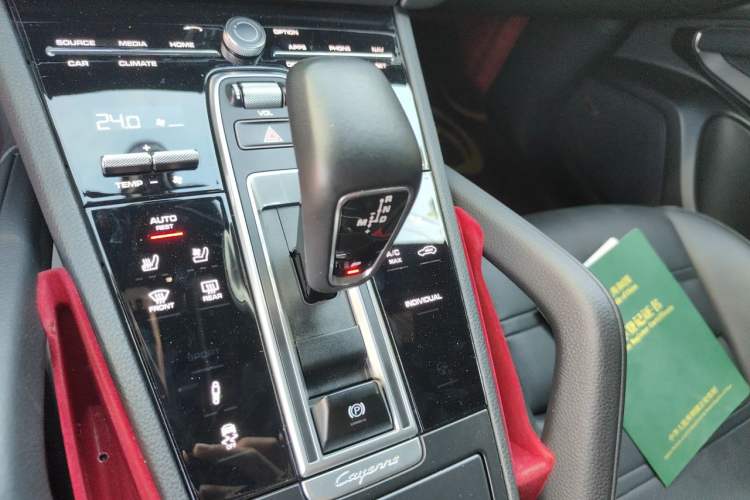 Used Porsche Cayenne E-Hybrid 2022 Cayenne E-Hybrid 2.0T Platinum Edition Gear Lever