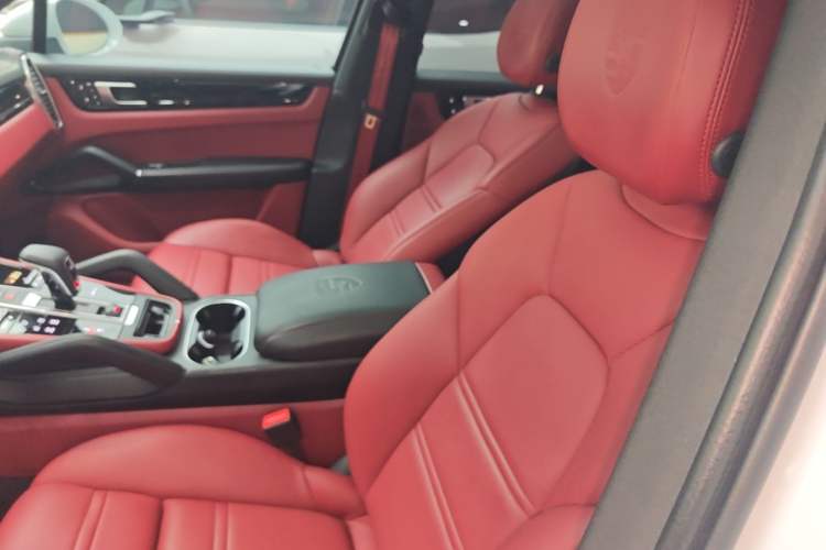 Used Porsche Cayenne E-Hybrid 2022 Cayenne E-Hybrid 2.0T Platinum Edition Left Front Seat