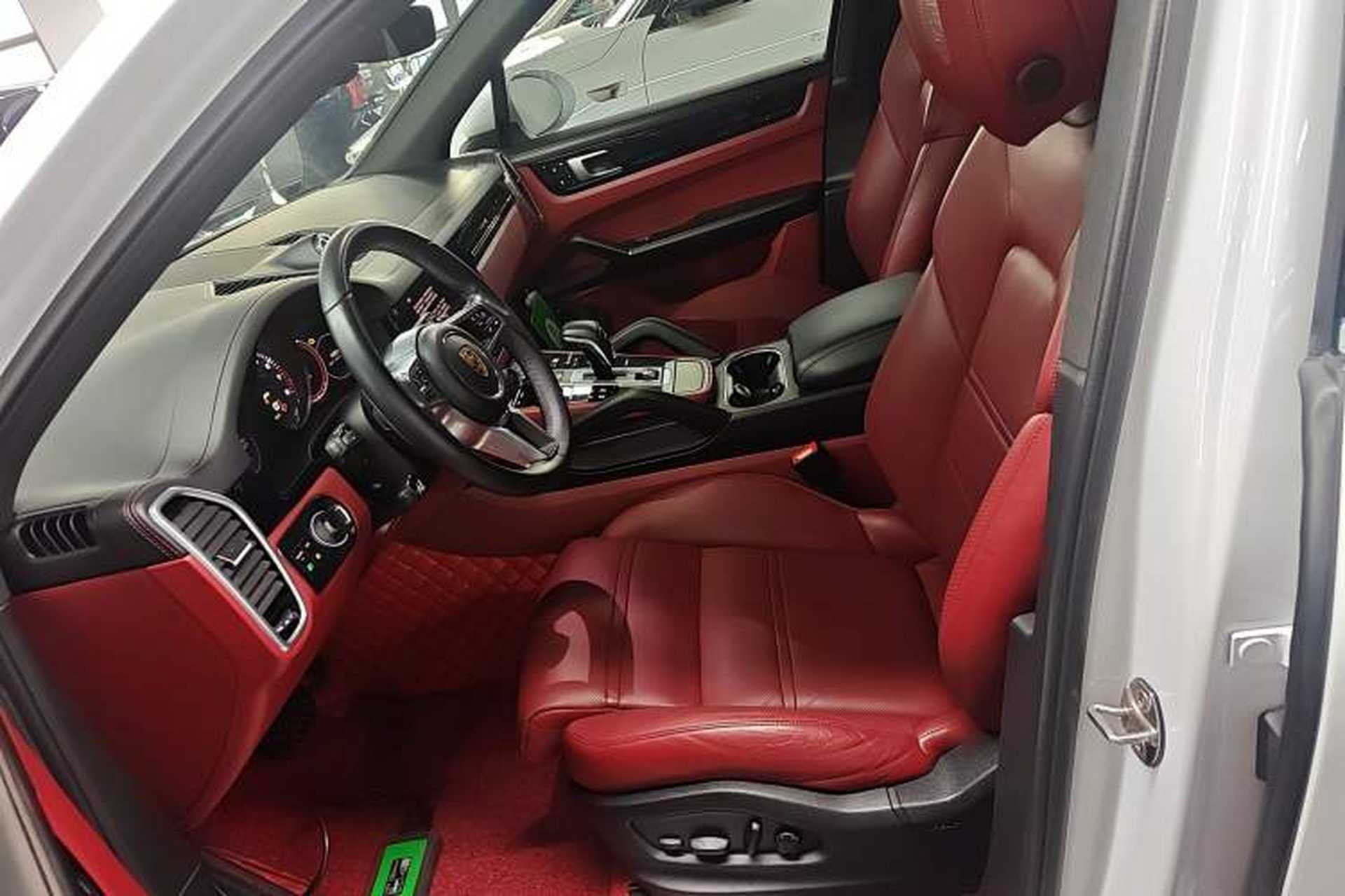 Used Porsche Cayenne E-Hybrid 2022 Cayenne E-Hybrid 2.0T Platinum Edition Left Front Seat