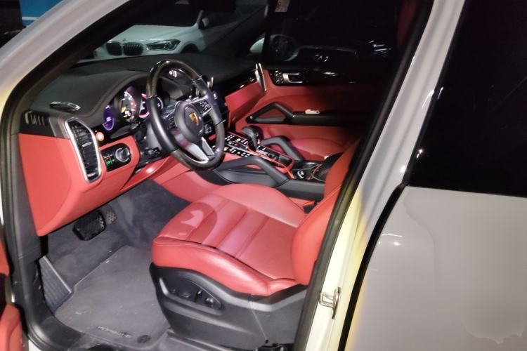 Used Porsche Cayenne E-Hybrid 2022 Cayenne E-Hybrid 2.0T Platinum Edition Left Front Seat