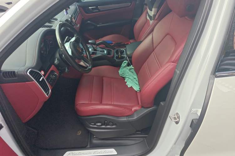 Used Porsche Cayenne E-Hybrid 2022 Cayenne E-Hybrid 2.0T Platinum Edition Left Front Seat