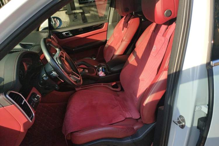Used Porsche Cayenne E-Hybrid 2022 Cayenne E-Hybrid 2.0T Platinum Edition Left Front Seat