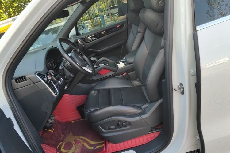 Used Porsche Cayenne E-Hybrid 2022 Cayenne E-Hybrid 2.0T Platinum Edition Left Front Seat