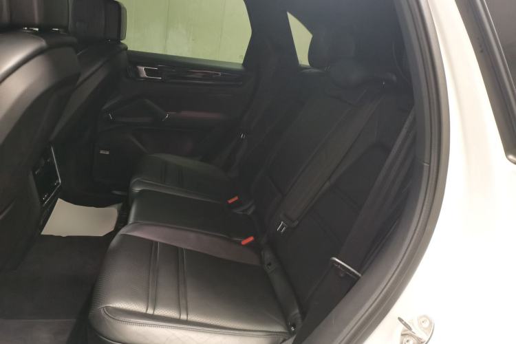Used Porsche Cayenne E-Hybrid 2022 Cayenne E-Hybrid 2.0T Platinum Edition Left Rear Seat