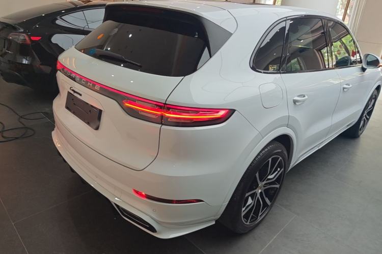 Used Porsche Cayenne E-Hybrid 2022 Cayenne E-Hybrid 2.0T Platinum Edition Rear Right 45 Deg