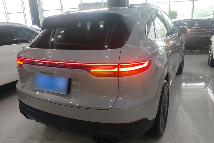 Used Porsche Cayenne E-Hybrid 2022 Cayenne E-Hybrid 2.0T Platinum Edition Rear Right 45 Deg