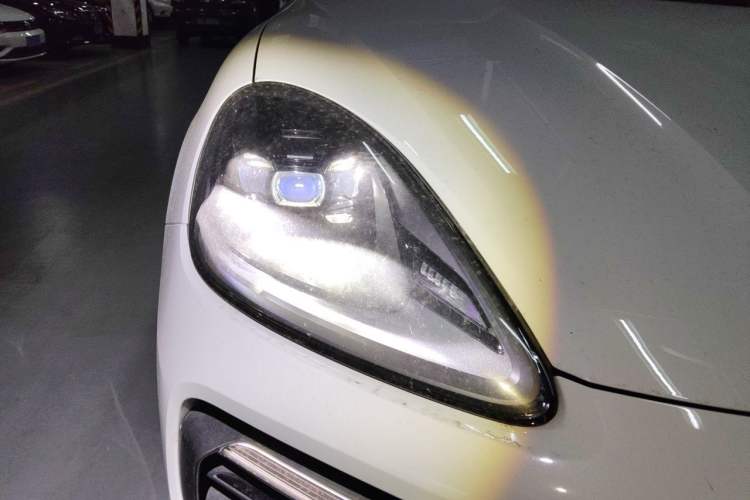 Used Porsche Cayenne E-Hybrid 2022 Cayenne E-Hybrid 2.0T Platinum Edition Right Front Headlight