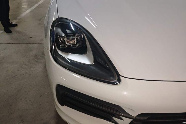 Used Porsche Cayenne E-Hybrid 2022 Cayenne E-Hybrid 2.0T Platinum Edition Right Front Headlight