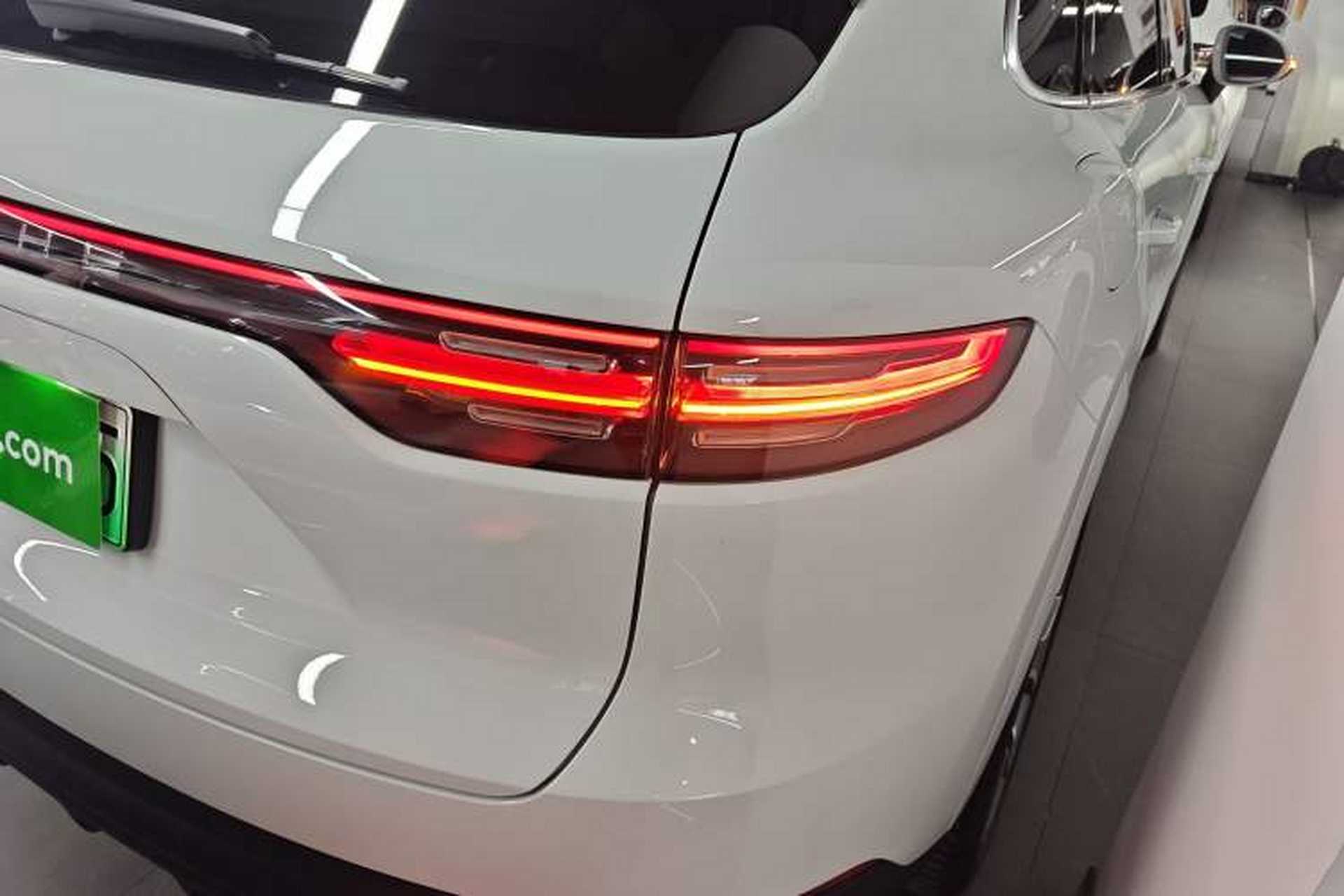 Used Porsche Cayenne E-Hybrid 2022 Cayenne E-Hybrid 2.0T Platinum Edition Right Rear Taillight