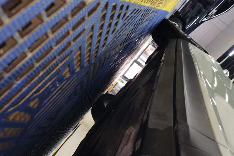 Used Porsche Cayenne E-Hybrid 2022 Cayenne E-Hybrid 2.0T Platinum Edition Right Side Sill