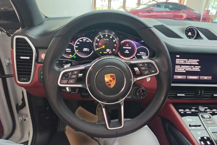 Used Porsche Cayenne E-Hybrid 2022 Cayenne E-Hybrid 2.0T Platinum Edition Steering Wheel