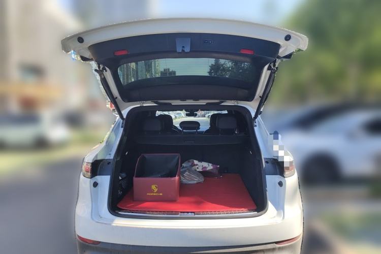 Used Porsche Cayenne E-Hybrid 2022 Cayenne E-Hybrid 2.0T Platinum Edition Trunk