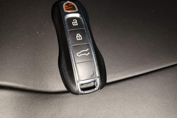 Used Porsche Cayenne E-Hybrid 2022 Cayenne E-Hybrid 2.0T Platinum Edition Vehicle Key