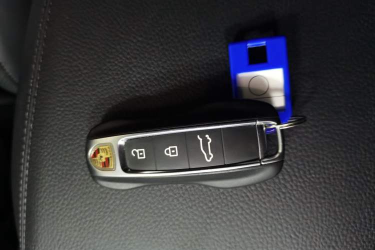 Used Porsche Cayenne E-Hybrid 2022 Cayenne E-Hybrid 2.0T Platinum Edition Vehicle Key