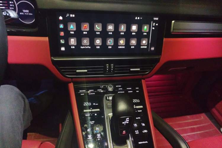 Used Porsche Cayenne E-Hybrid 2023 Cayenne E-Hybrid 2.0T Platinum Edition Audio And AC Panel