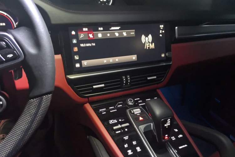 Used Porsche Cayenne E-Hybrid 2023 Cayenne E-Hybrid 2.0T Platinum Edition Audio And AC Panel