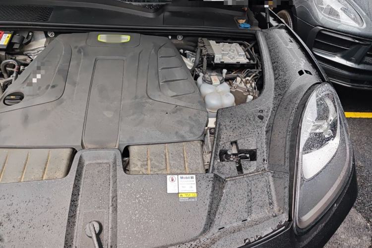 Used Porsche Cayenne E-Hybrid 2023 Cayenne Coupé E-Hybrid 2.0T Platinum Edition Engine Bay Left