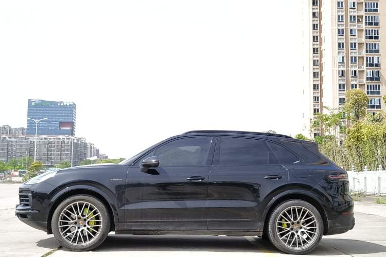 Used Porsche Cayenne E-Hybrid 2023 Cayenne E-Hybrid 2.0T Platinum Edition Exterior 2