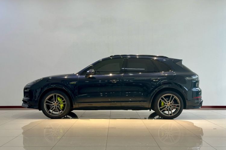Used Porsche Cayenne E-Hybrid 2023 Cayenne E-Hybrid 2.0T Platinum Edition Exterior 2