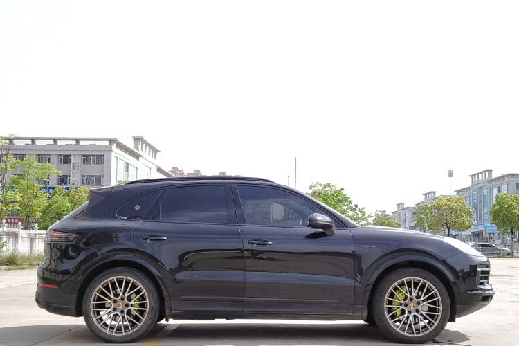 Used Porsche Cayenne E-Hybrid 2023 Cayenne E-Hybrid 2.0T Platinum Edition Exterior 3