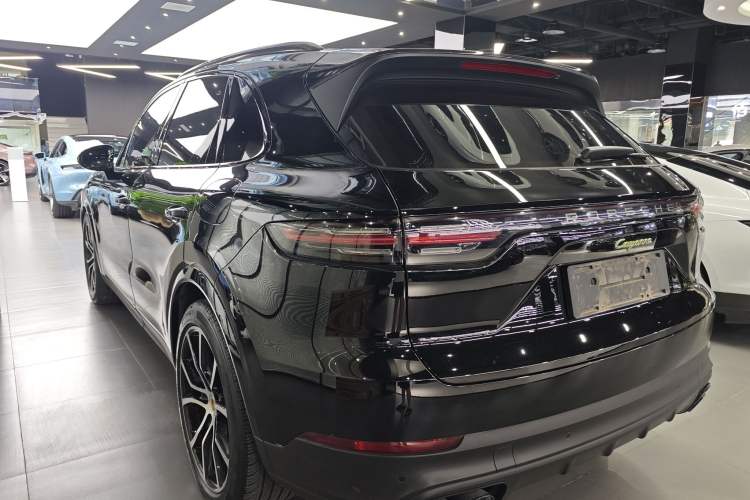 Used Porsche Cayenne E-Hybrid 2023 Cayenne E-Hybrid 2.0T Platinum Edition Exterior 3