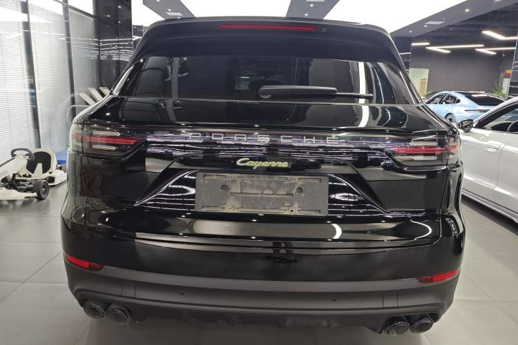 Used Porsche Cayenne E-Hybrid 2023 Cayenne E-Hybrid 2.0T Platinum Edition Exterior 4