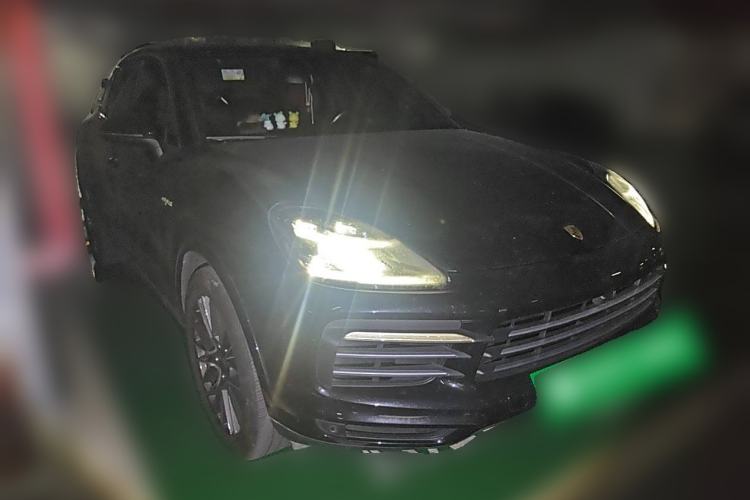 Used Porsche Cayenne E-Hybrid 2023 Cayenne E-Hybrid 2.0T Front Right 45 Deg