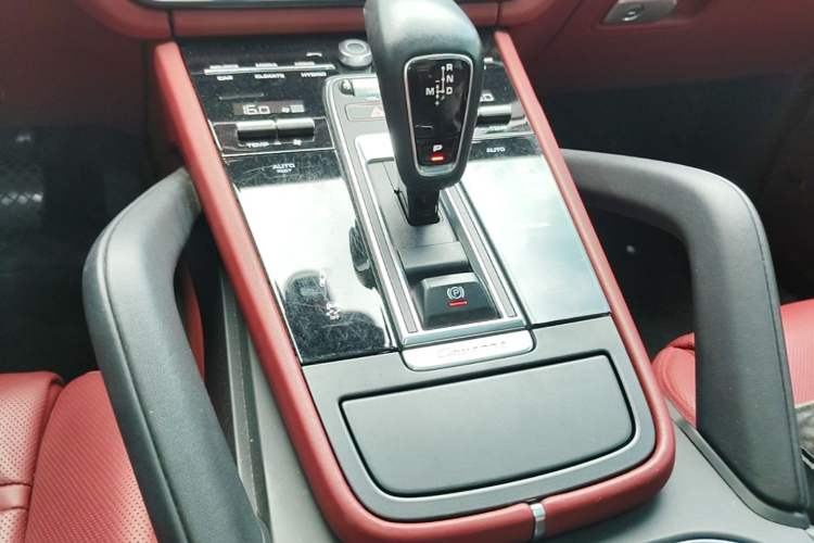 Used Porsche Cayenne E-Hybrid 2023 Cayenne E-Hybrid 2.0T Gear Lever