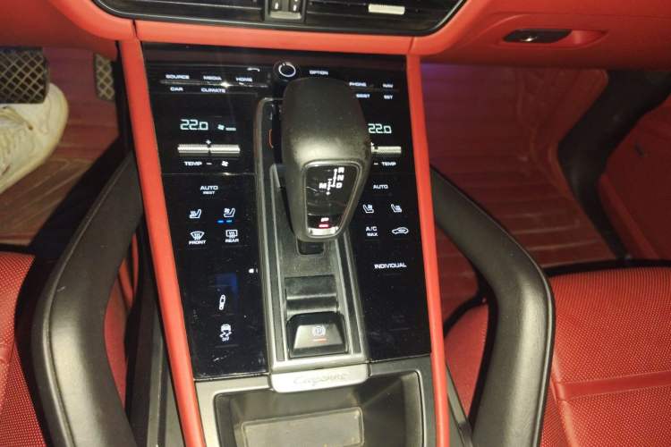 Used Porsche Cayenne E-Hybrid 2023 Cayenne E-Hybrid 2.0T Platinum Edition Gear Lever