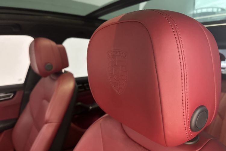 Used Porsche Cayenne E-Hybrid 2023 Cayenne E-Hybrid 2.0T Platinum Edition Interior 10