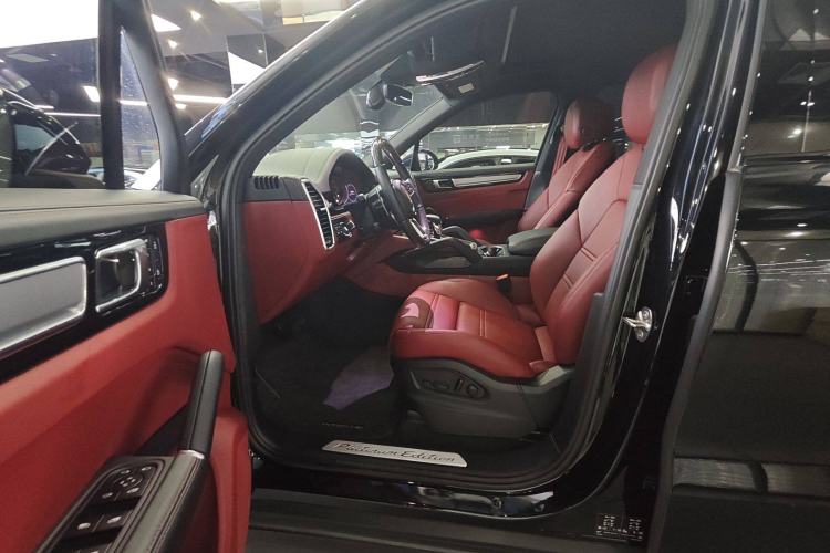Used Porsche Cayenne E-Hybrid 2023 Cayenne E-Hybrid 2.0T Platinum Edition Interior 5