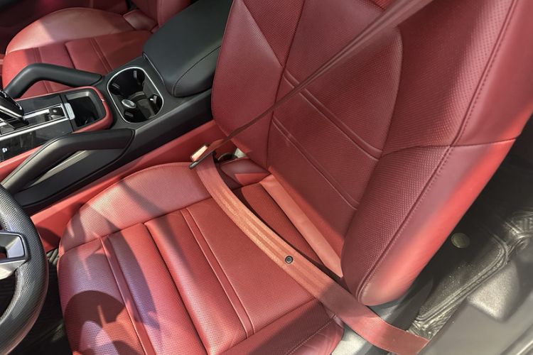 Used Porsche Cayenne E-Hybrid 2023 Cayenne E-Hybrid 2.0T Platinum Edition Interior 7