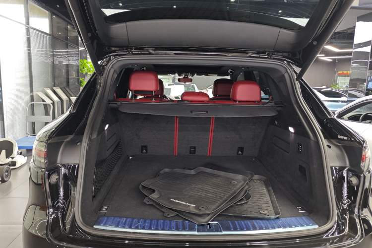 Used Porsche Cayenne E-Hybrid 2023 Cayenne E-Hybrid 2.0T Platinum Edition Interior 8