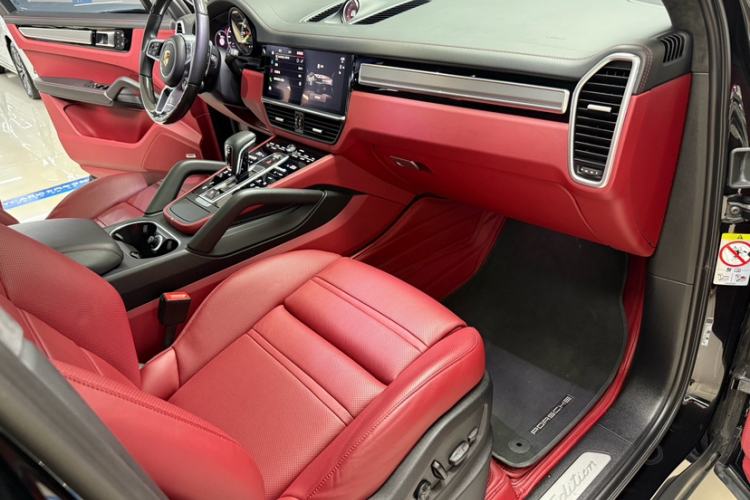 Used Porsche Cayenne E-Hybrid 2023 Cayenne E-Hybrid 2.0T Platinum Edition Interior 8