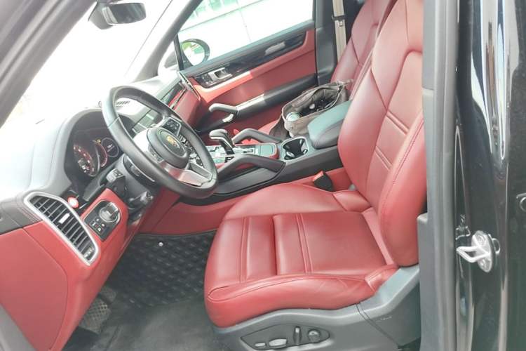 Used Porsche Cayenne E-Hybrid 2023 Cayenne E-Hybrid 2.0T Left Front Seat