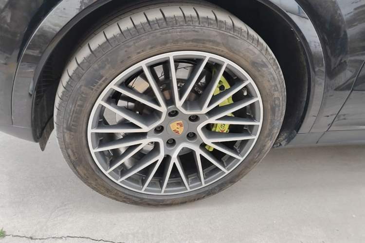 Used Porsche Cayenne E-Hybrid 2023 Cayenne E-Hybrid 2.0T Left Front Wheel Hub