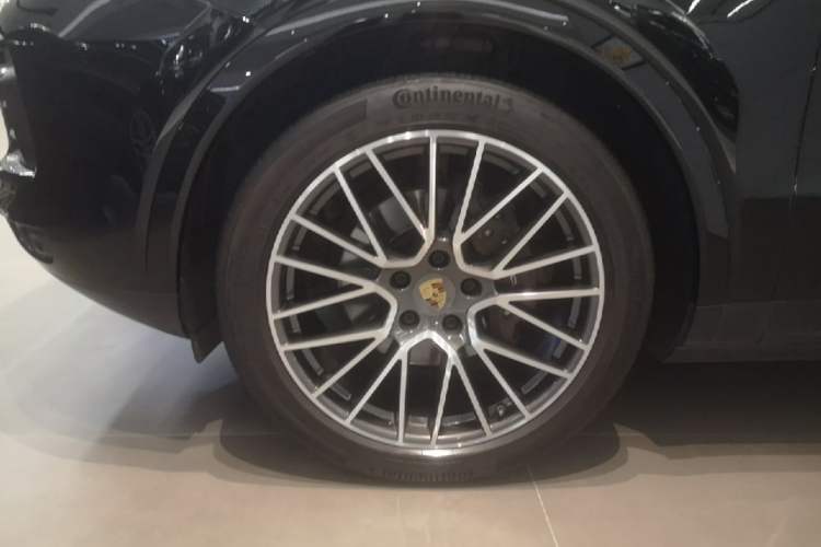 Used Porsche Cayenne E-Hybrid 2023 Cayenne E-Hybrid 2.0T Platinum Edition Left Front Wheel Hub